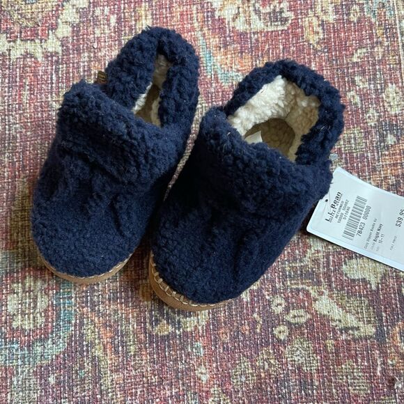 Cozy LL Bean Sherpa and leather bottoms Navy Kids Slippers Size 10-11 - Picture 1 of 7